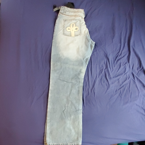 Jeans - Picture 3 of 3